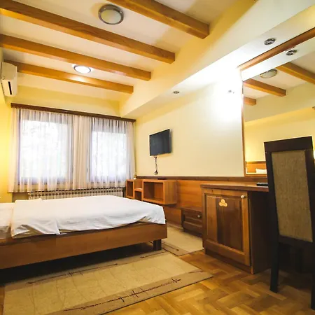 Vrbas Hotel 3*